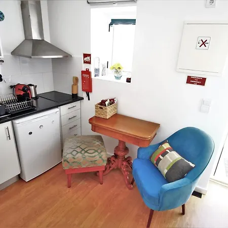 Apartment St. Johns Alley Of Poetry And Imaginary Cats Porto